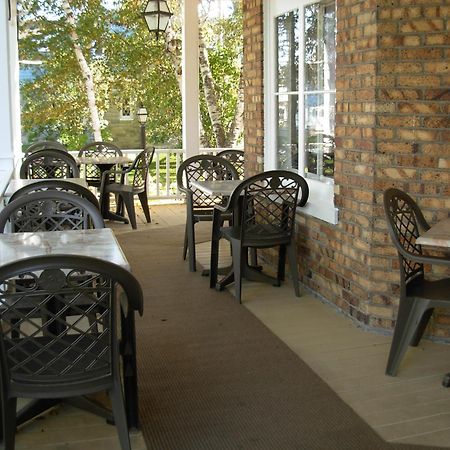 Chez Truchon Bistro-Auberge La Malbaie Exterior photo